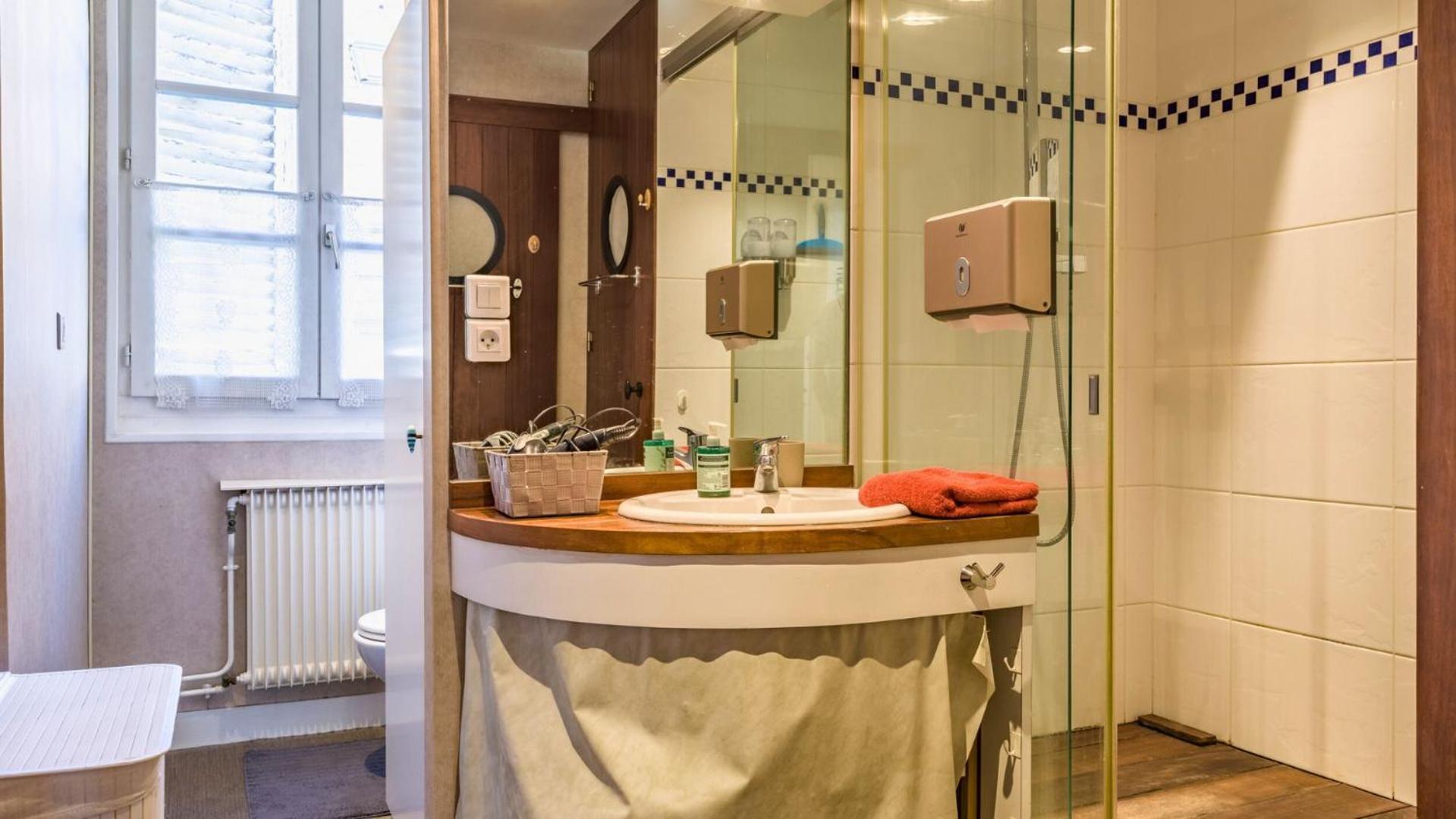 Chambre Privee Confort Charme Hypercentre Chez L'Habitant Troyes Exterior foto